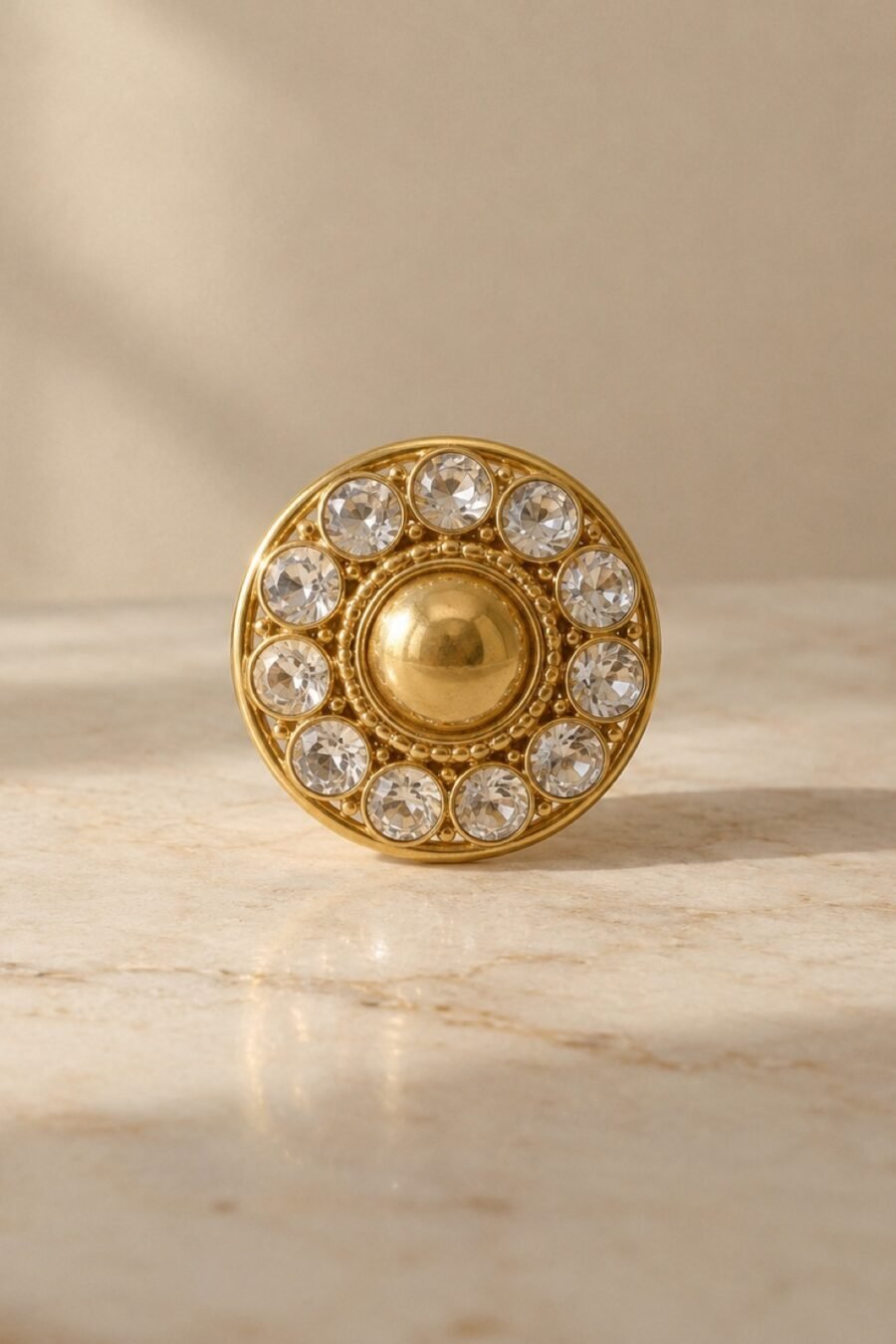 Kettle Glass-Stone Brooch in Gold-tone / clear