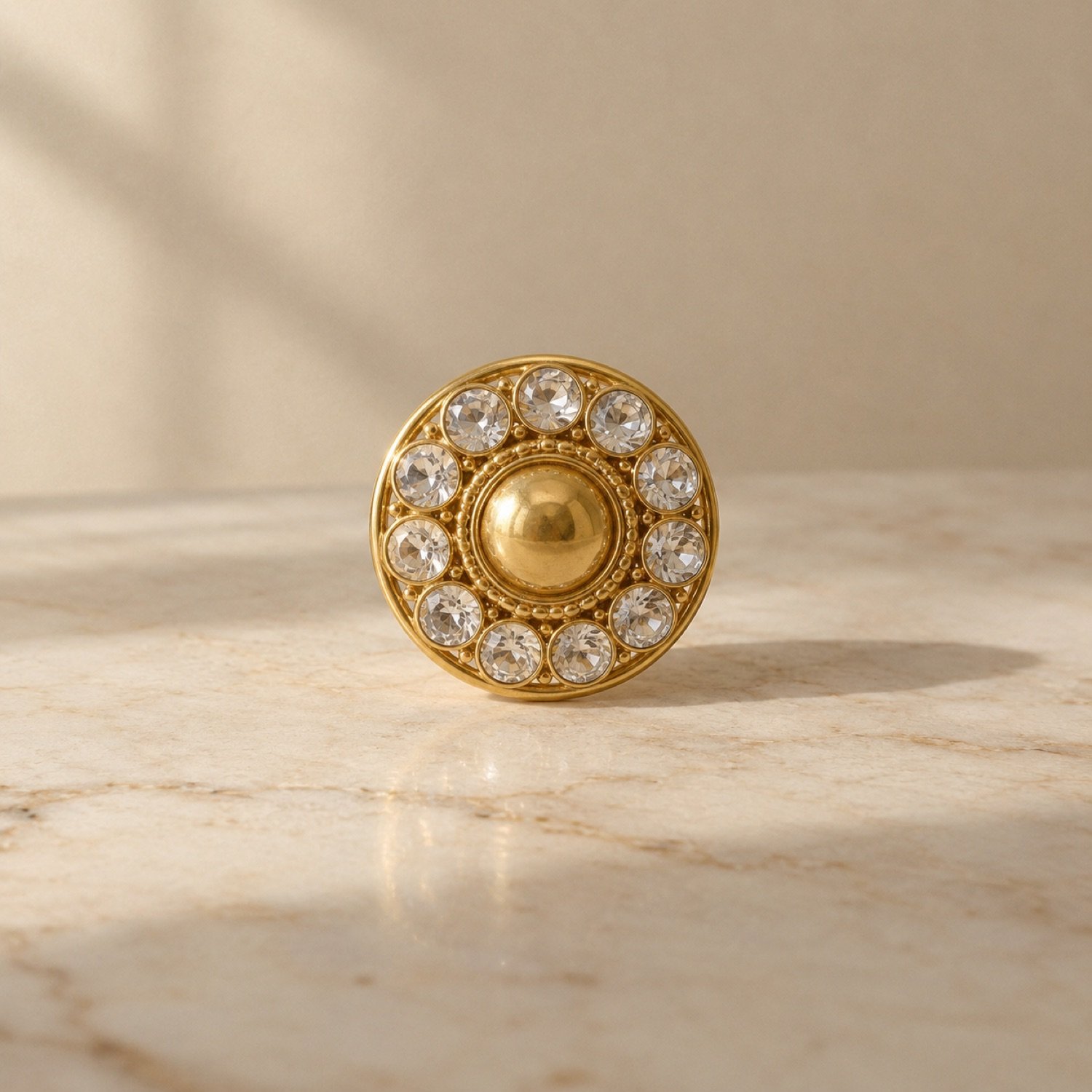 Kettle Glass-Stone Brooch in Gold-tone / clear