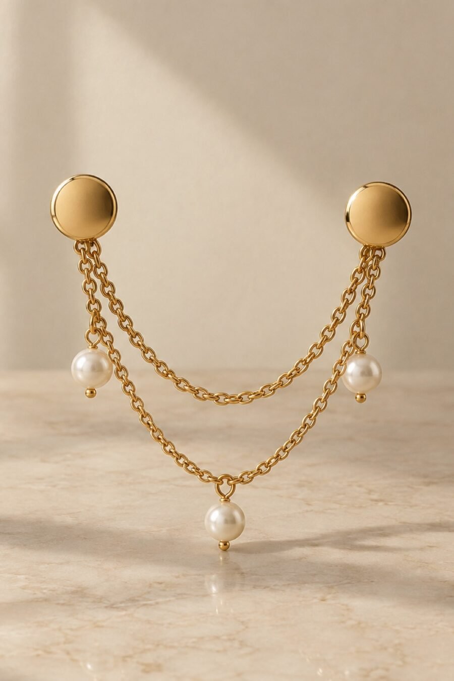 Kettle Chain-Drape Brooch in Gold-tone / ivory