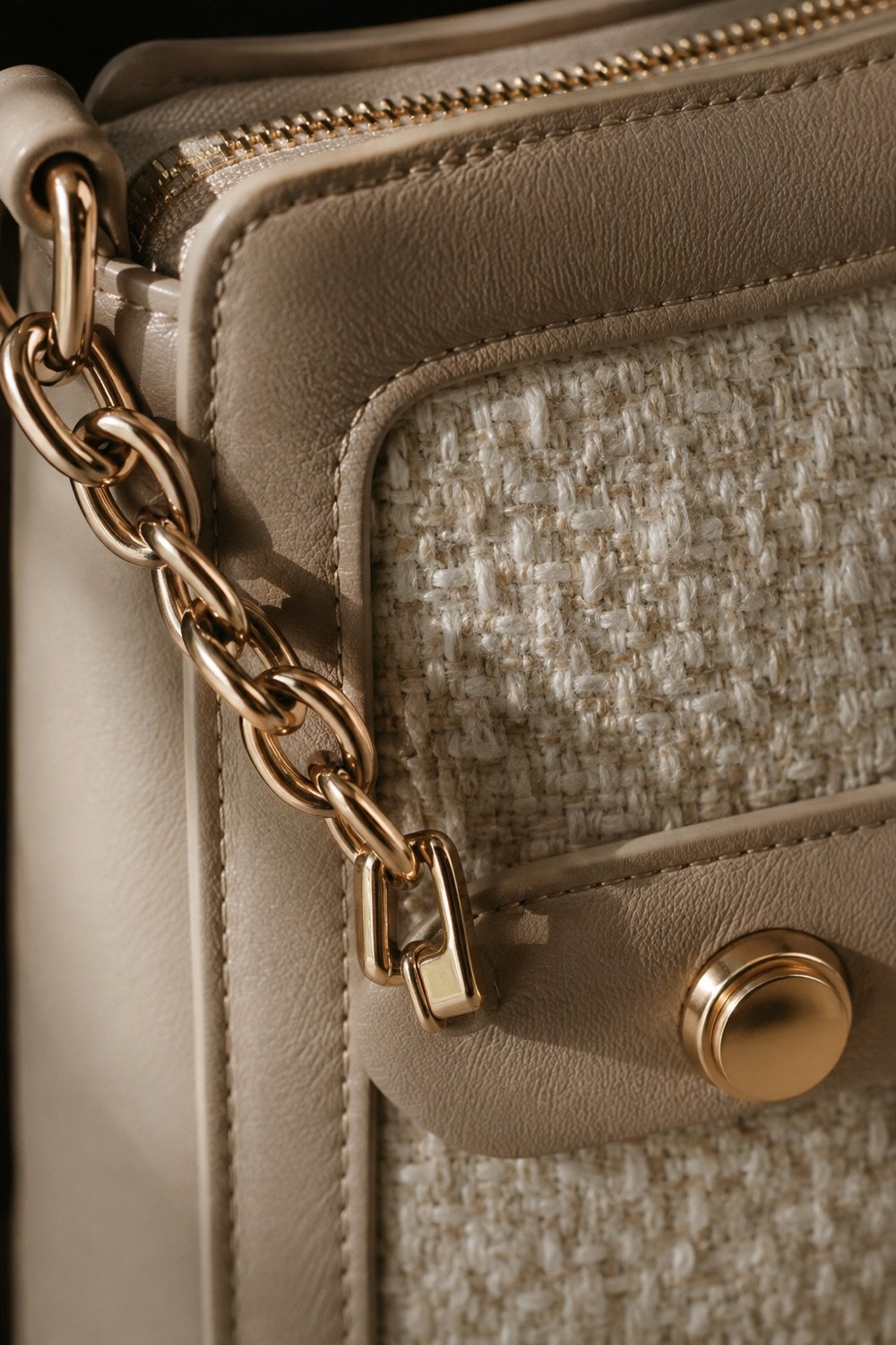 Aldwyn Tweed-Panel Bag in Oatmeal tweed / black — detail