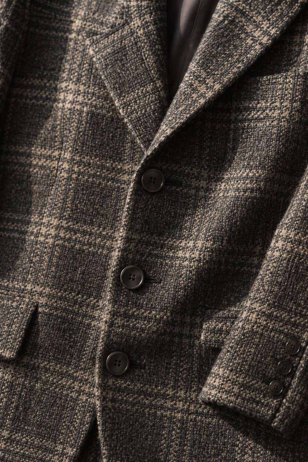 Ardwell Cropped Tweed Blazer in Charcoal / cream check — detail